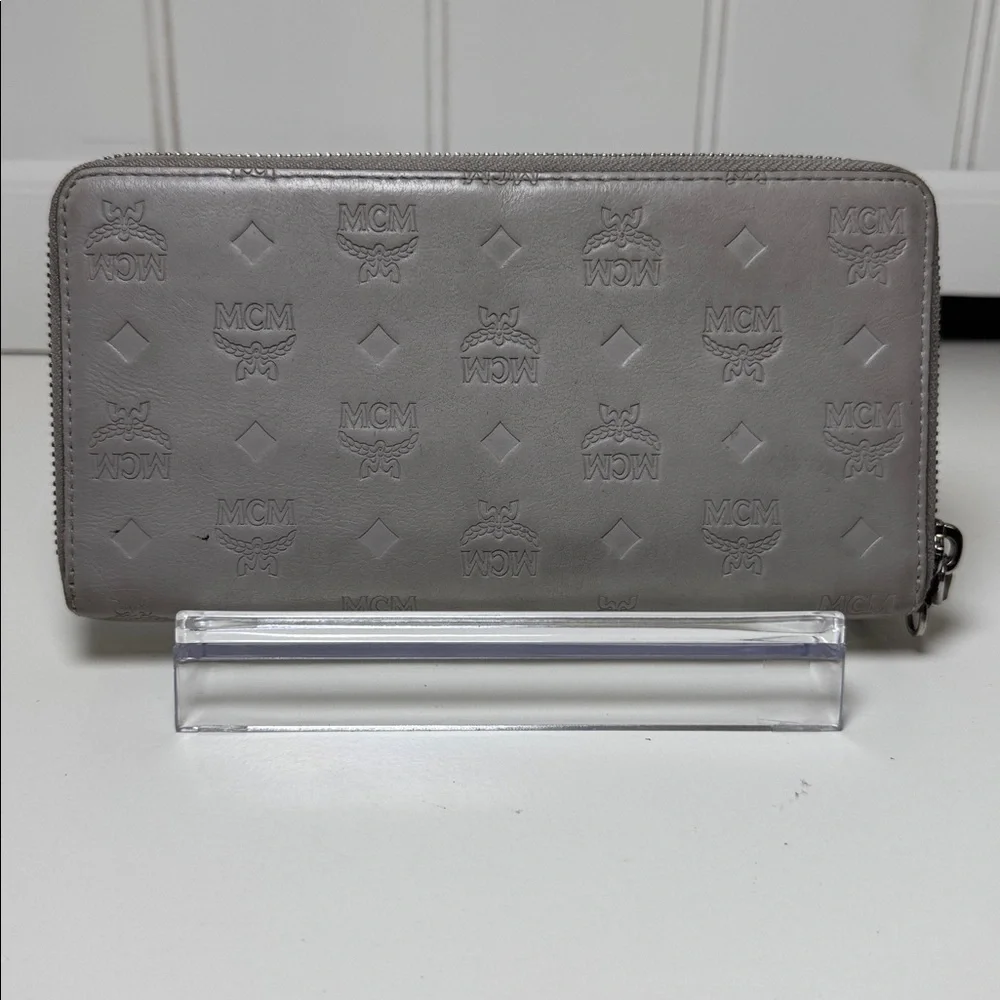 MCM Visetos Zip-Around Continental Wallet – Champagne Beige | Authentic